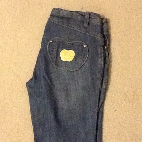 apple bottoms jeans